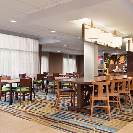 Fairfield Inn & Suites By Marriott Charlottesville Downtown/University Area מראה חיצוני תמונה