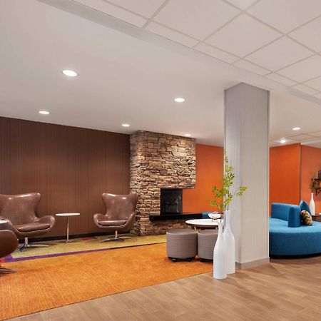 Fairfield Inn & Suites By Marriott Charlottesville Downtown/University Area מראה חיצוני תמונה