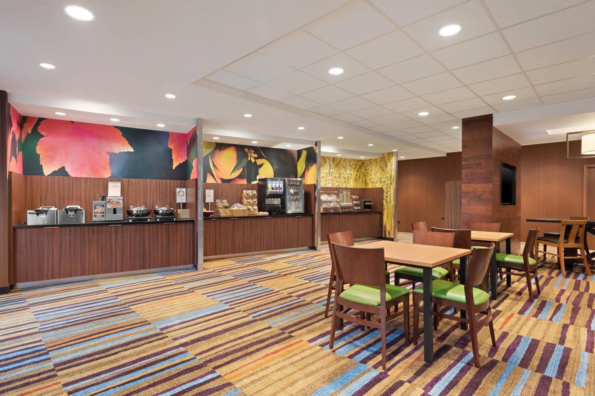 Fairfield Inn & Suites By Marriott Charlottesville Downtown/University Area מראה חיצוני תמונה