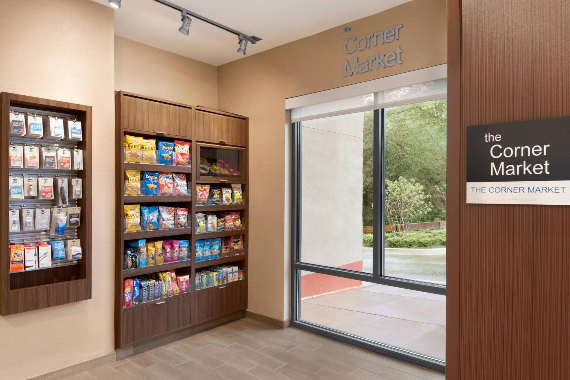 Fairfield Inn & Suites By Marriott Charlottesville Downtown/University Area מראה חיצוני תמונה