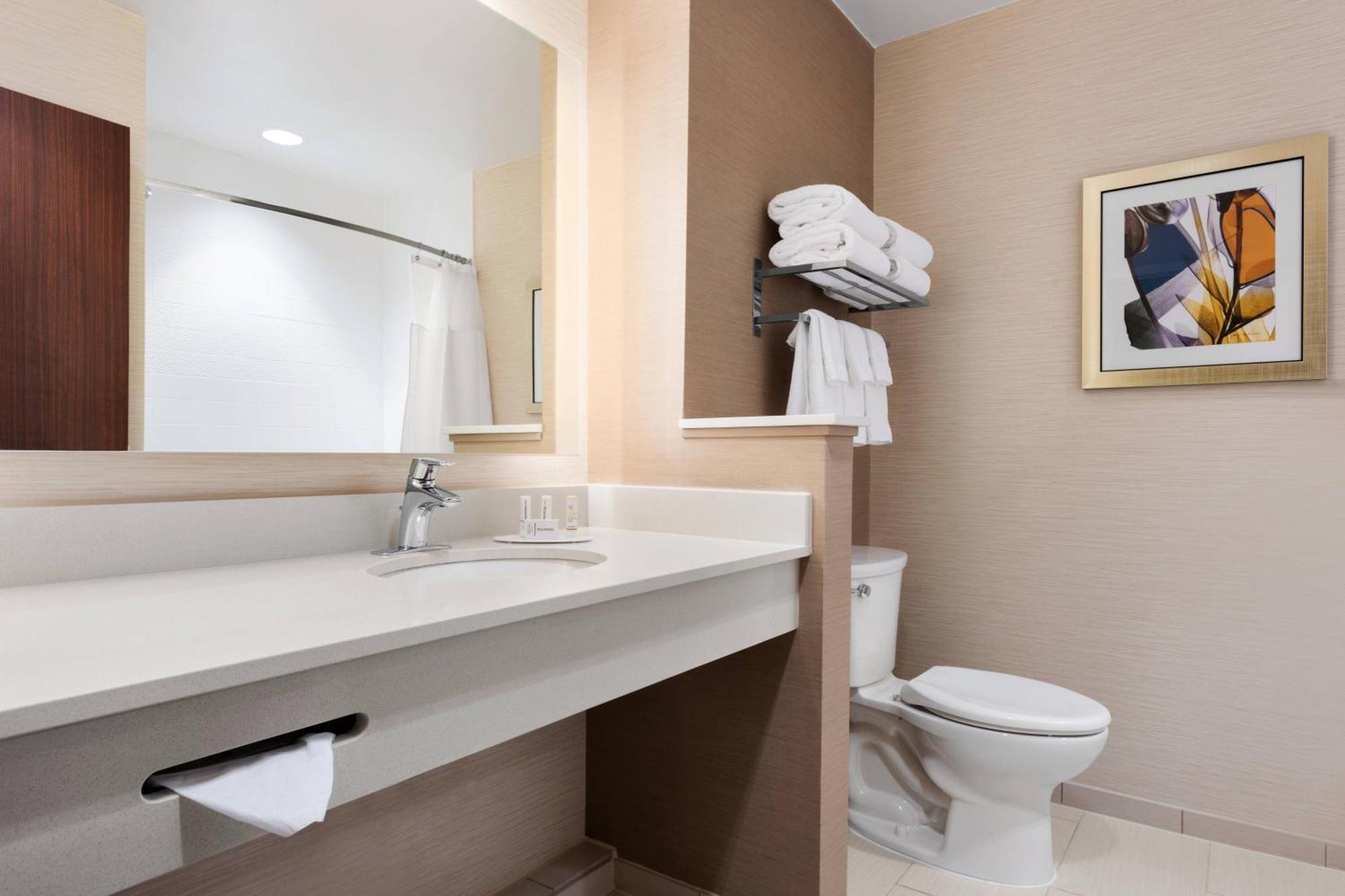 Fairfield Inn & Suites By Marriott Charlottesville Downtown/University Area מראה חיצוני תמונה