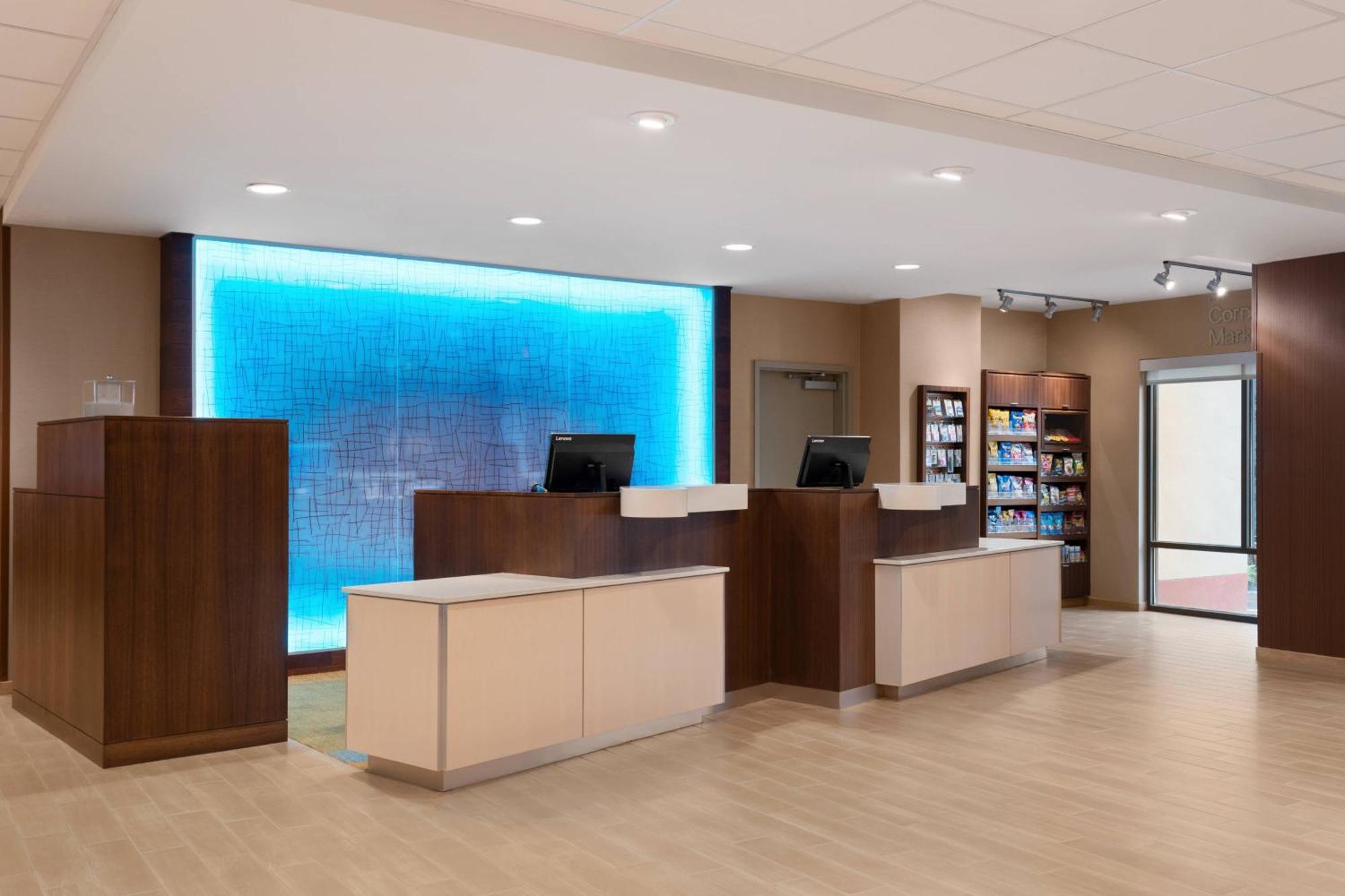 Fairfield Inn & Suites By Marriott Charlottesville Downtown/University Area מראה חיצוני תמונה