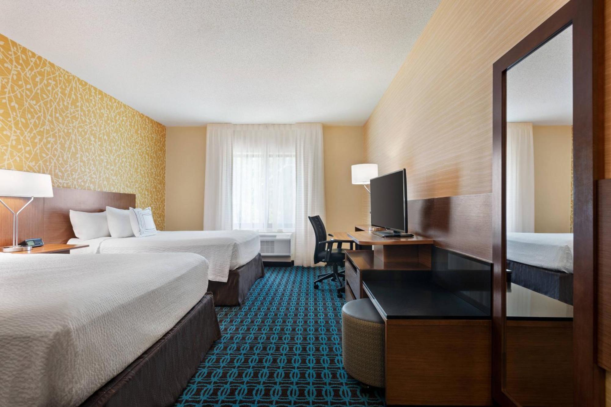 Fairfield Inn & Suites By Marriott Charlottesville Downtown/University Area מראה חיצוני תמונה