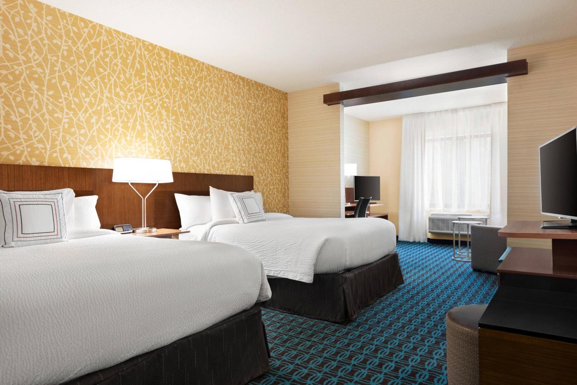 Fairfield Inn & Suites By Marriott Charlottesville Downtown/University Area מראה חיצוני תמונה